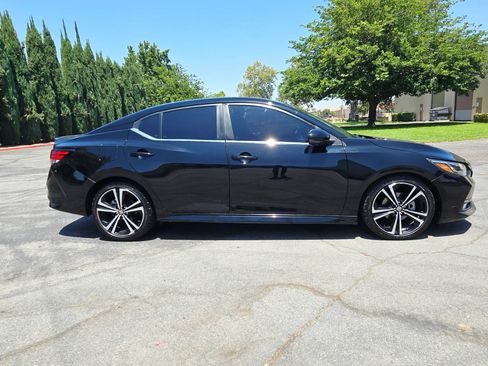 Used 2020 Nissan Sentra SR w/ Premium Package FWD image 4