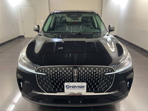 New 2026 Lincoln Aviator AWD image 2