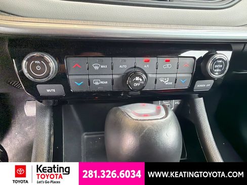 Used 2025 Jeep Compass Limited AWD/4WD image 17
