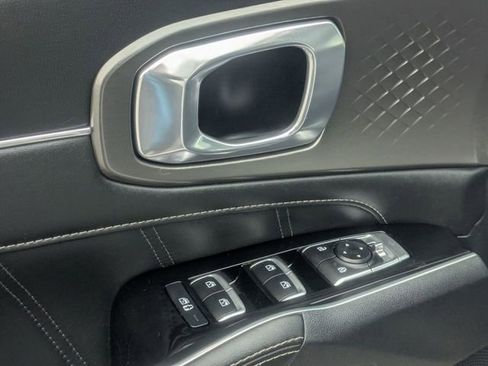 Used 2023 Kia Sorento SX image 14