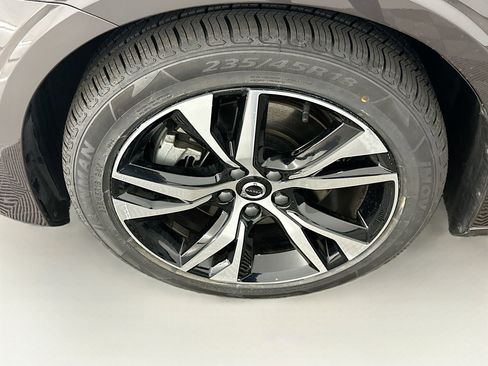 Used 2025 Volvo S60 B5 Core image 11