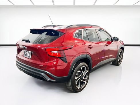 Used 2025 Chevrolet Trax RS FWD image 4