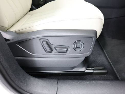 Used 2025 Audi Q5 Premium w/ Convenience Package AWD/4WD image 22