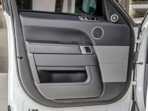 Used 2018 Land Rover Range Rover Sport HSE image 53