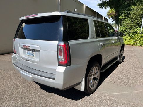 Used 2017 GMC Yukon SLT w/ HD Trailering Package AWD/4WD image 18