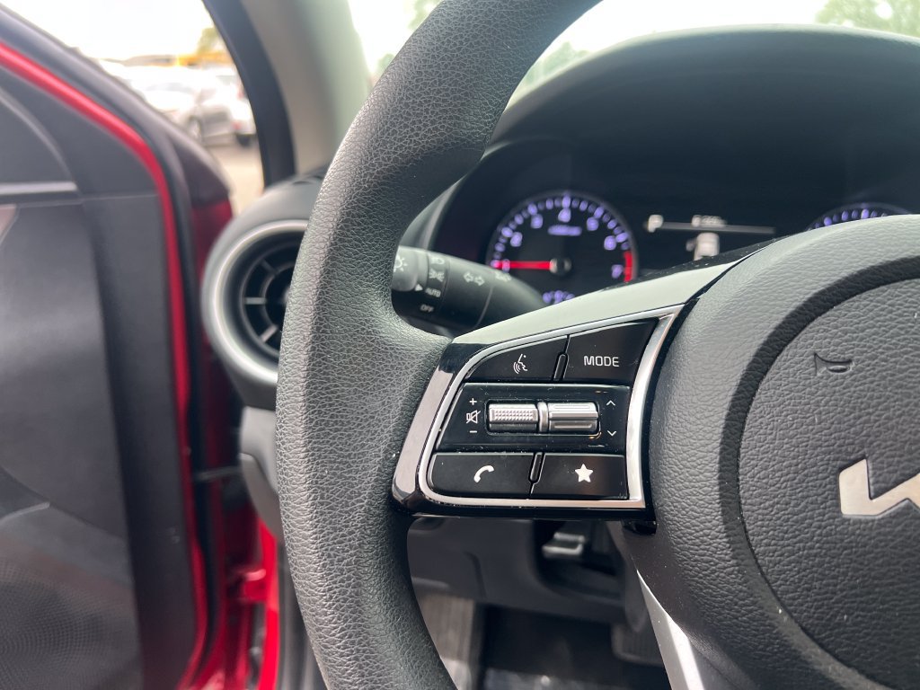 Certified 2023 Kia Forte LXS w/ LXS Technology Package FWD image 17