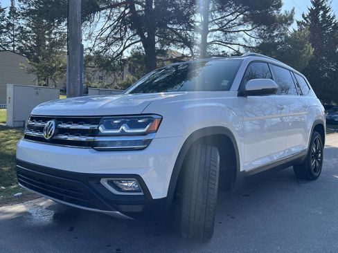 Used 2019 Volkswagen Atlas SEL image 3