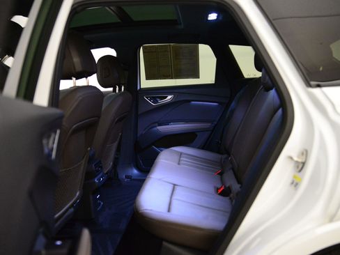 Certified 2025 Audi Q4 e-tron Premium w/ Convenience Package image 11