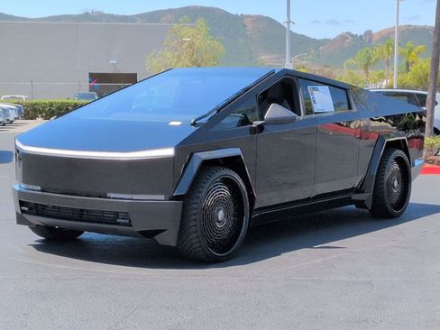 Used 2024 Tesla Cybertruck Cyberbeast AWD/4WD image 5