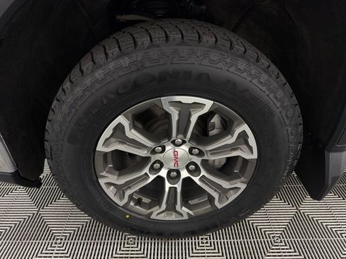 Used 2024 GMC Sierra 1500 SLE w/ X31 Off-Road Package AWD/4WD image 11