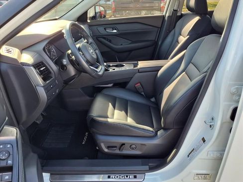 Certified 2023 Nissan Rogue SV w/ SV Premium Package image 14