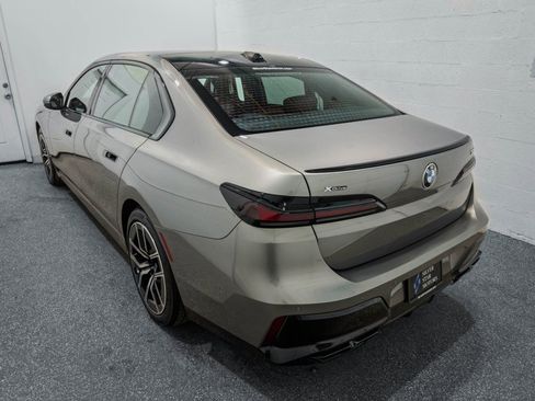 Used 2025 BMW 760i xDrive w/ Executive Package AWD/4WD image 7