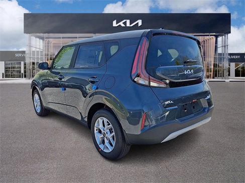 New 2025 Kia Soul LX w/ LX Technology Package image 3