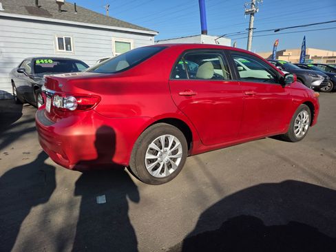 Used 2013 Toyota Corolla LE Special Edition image 4
