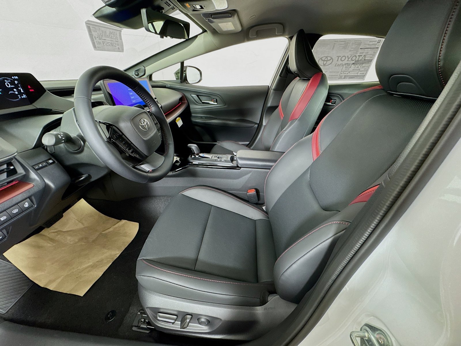 Used 2025 Toyota Prius Plug-In Hybrid w/ Limited Premium Package FWD image 12