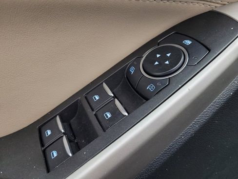 Used 2023 Ford Explorer XLT image 27