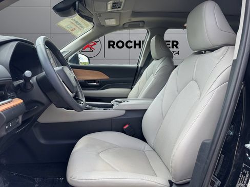 Certified 2024 Toyota Grand Highlander AWD image 10