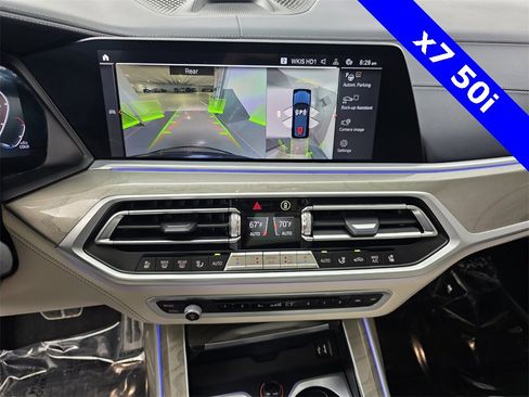 Used 2022 BMW X7 M50i w/ Dynamic Handling Package image 24