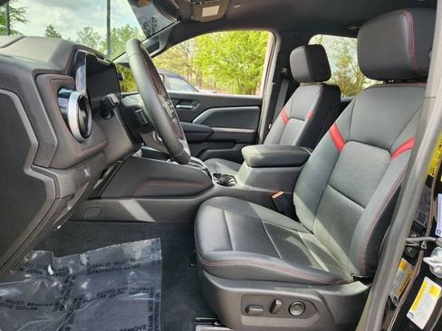 Used 2024 Chevrolet Colorado Z71 w/ Z71 Convenience Package 2 image 9