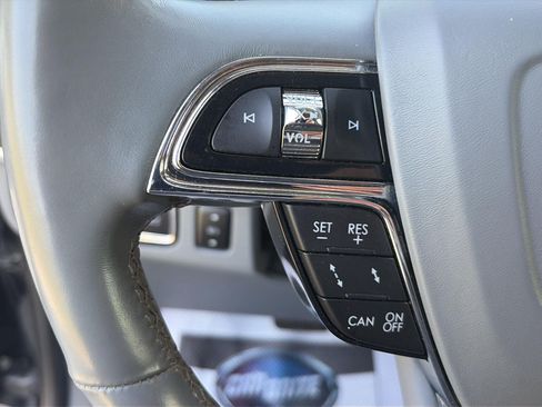 Used 2018 Lincoln Navigator Reserve w/ Technology Package AWD/4WD image 19