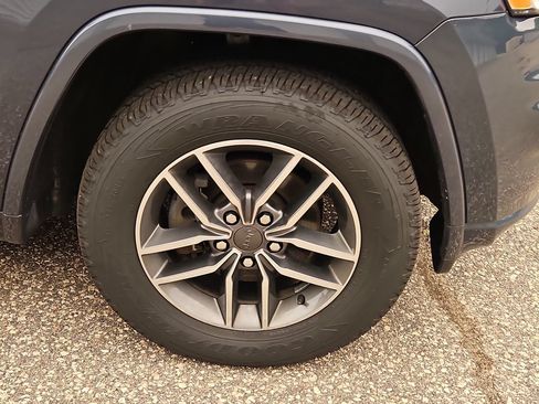 Used 2020 Jeep Grand Cherokee Overland AWD/4WD image 10