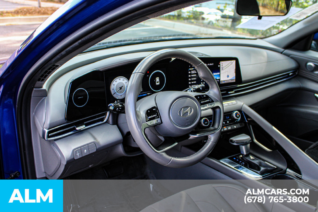 Used 2025 Hyundai Elantra SEL FWD image 21
