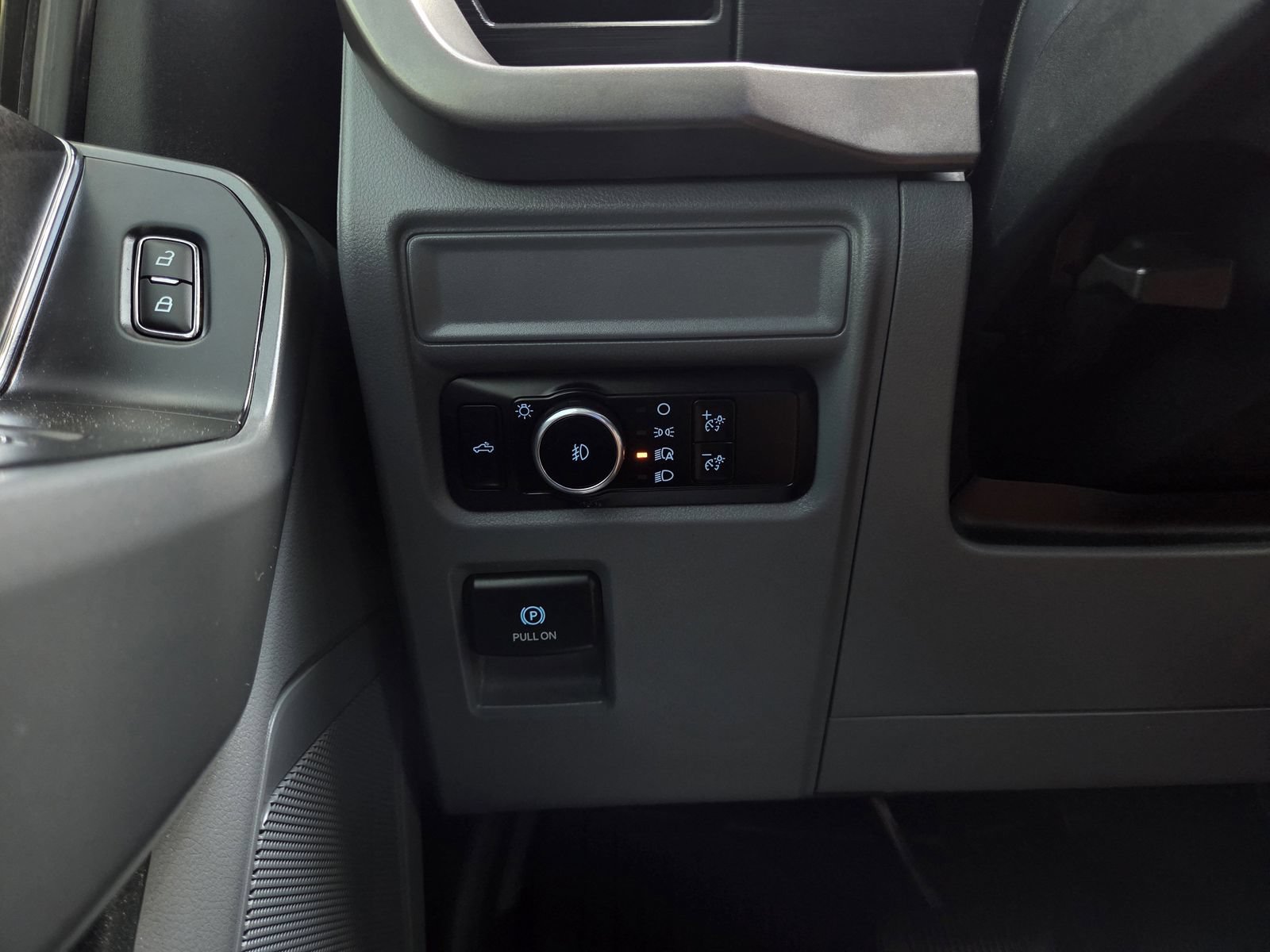Used 2024 Ford F150 XLT w/ Mobile Office Package RWD image 38