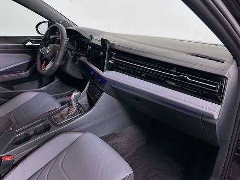 Used 2025 Volkswagen Jetta GLI Autobahn image 28