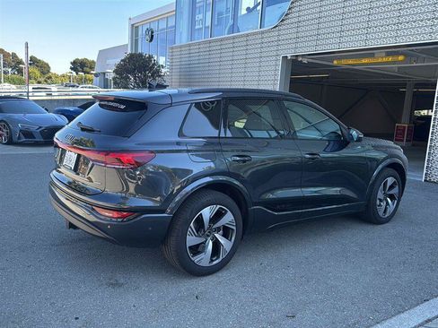 Used 2025 Audi Q6 e-tron Premium Plus AWD/4WD image 5