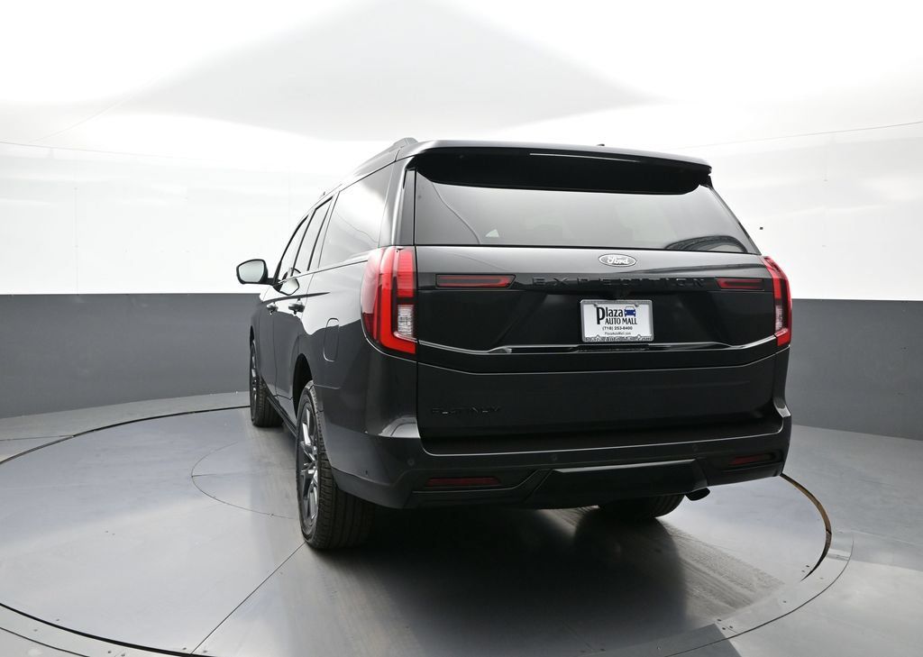 Used 2025 Ford Expedition Platinum w/ Stealth Performance Package AWD/4WD image 7