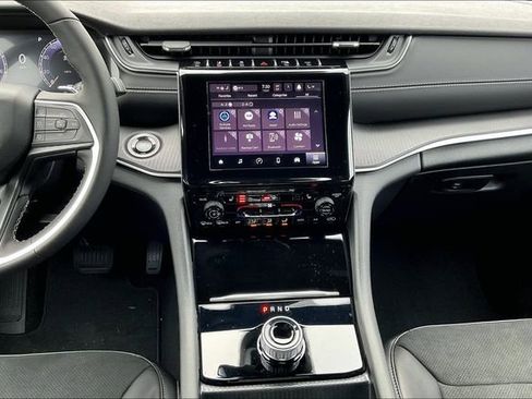 New 2025 Jeep Grand Cherokee L Altitude image 7