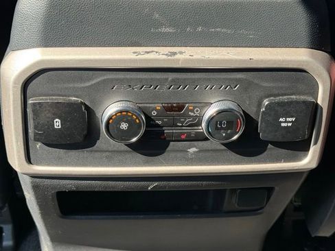 Used 2024 Ford Expedition Limited AWD/4WD image 19