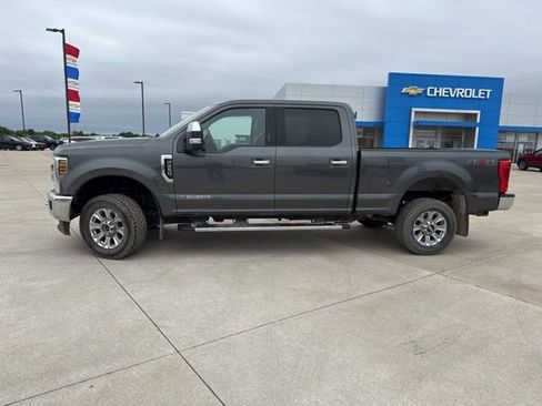 Used 2019 Ford F250 XLT w/ XLT Premium Package AWD/4WD image 2