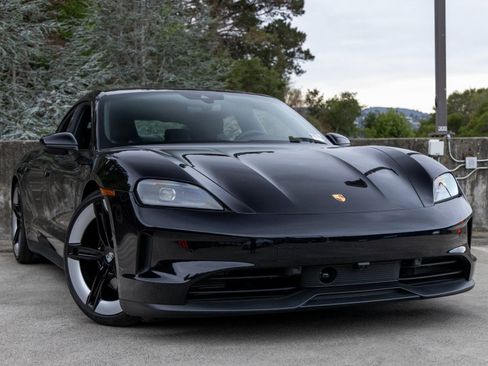 New 2025 Porsche Taycan 4S AWD/4WD image 9