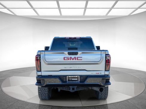 Used 2024 GMC Sierra 2500 AT4X AWD/4WD image 3