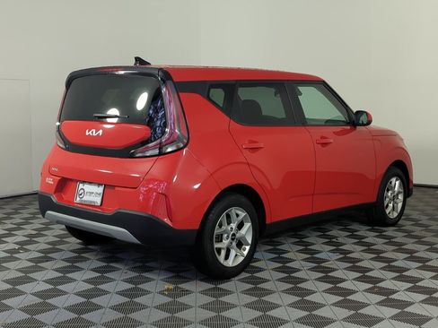 Used 2025 Kia Soul LX w/ LX Technology Package image 7