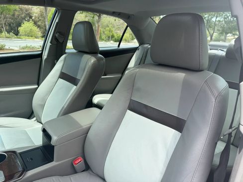 Used 2012 Toyota Camry XLE FWD image 12