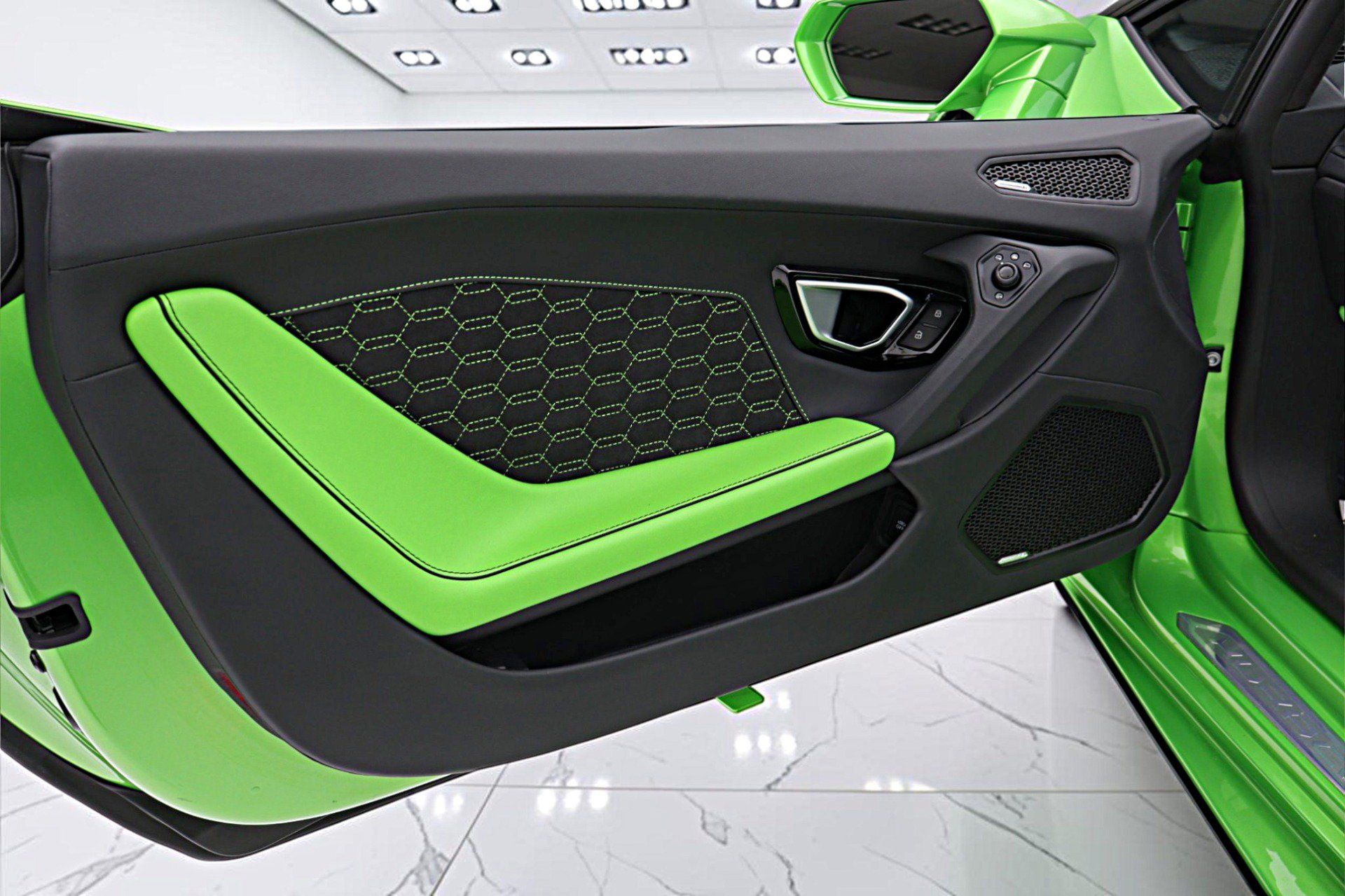 Used 2023 Lamborghini Huracan EVO RWD image 49