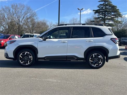 Used 2025 Subaru Forester Limited image 36