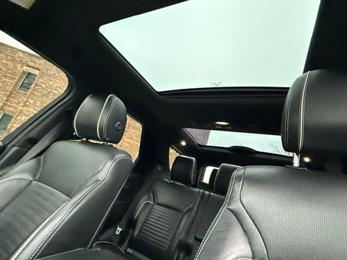 Used 2020 Land Rover Discovery HSE image 21