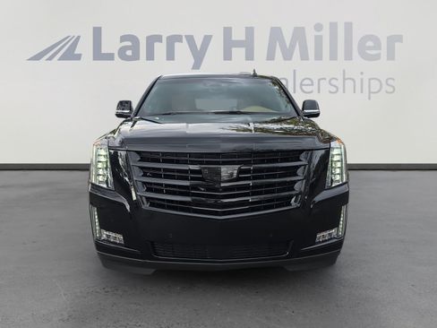 Used 2017 Cadillac Escalade Platinum AWD/4WD image 8