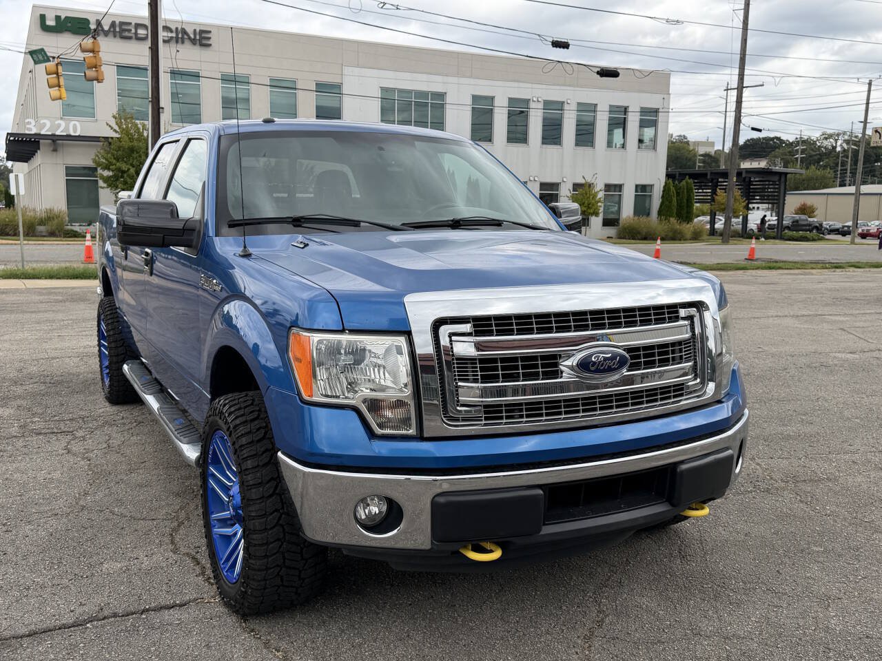 Used 2014 Ford F150 XLT w/ Equipment Group 302A Luxury AWD/4WD image 5