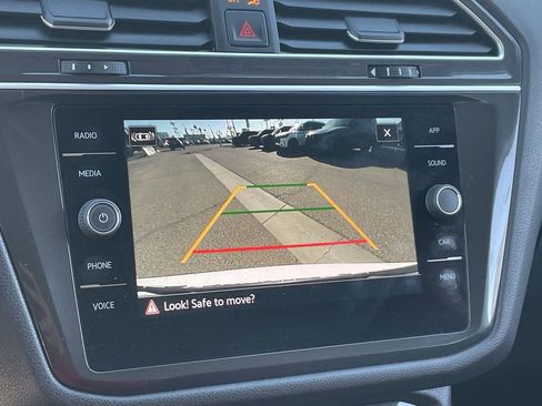 Used 2024 Volkswagen Tiguan SE image 28