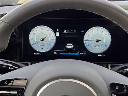 Used 2025 Hyundai Elantra SEL image 30