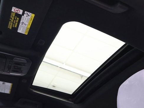 Used 2024 Toyota Highlander XSE image 23