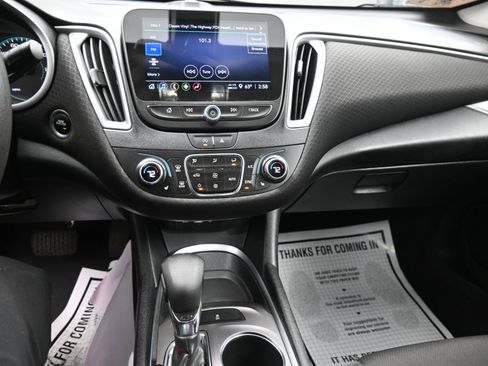 Used 2022 Chevrolet Malibu LT image 35