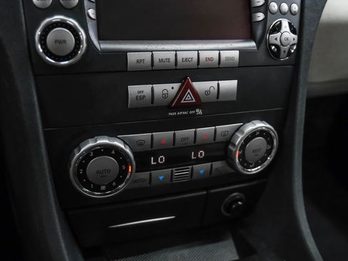 Used 2005 Mercedes-Benz SLK 350 image 26