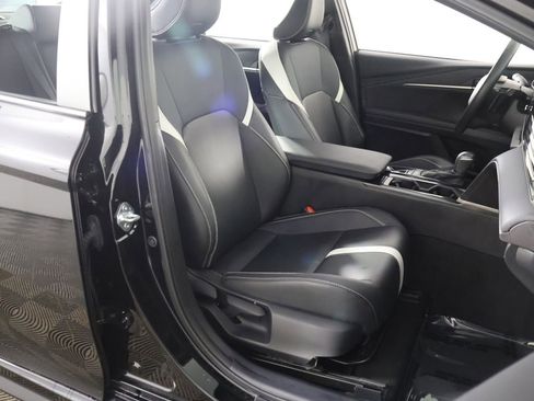 Used 2025 Toyota Camry SE image 26