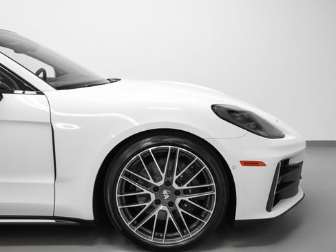 New 2026 Porsche Panamera 4 image 17