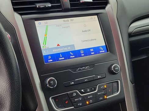 Used 2020 Ford Fusion SE AWD/4WD image 18